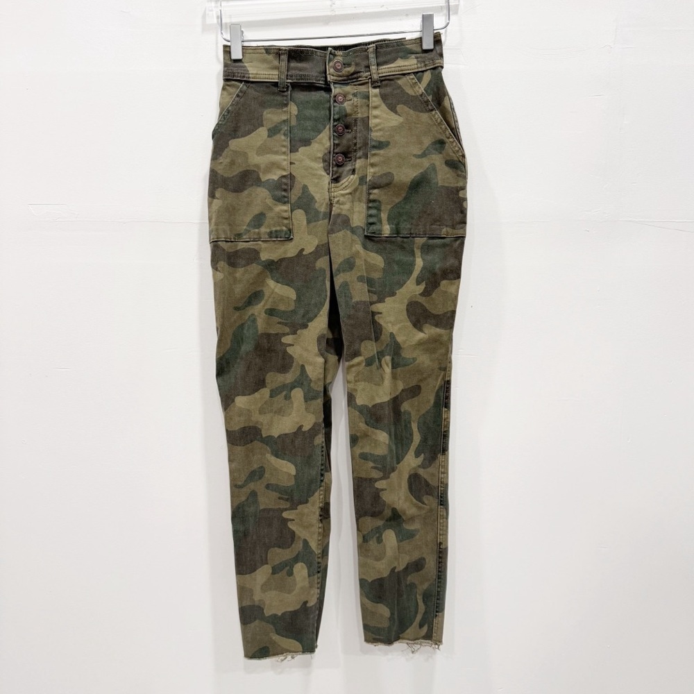 Hollister Ultra High Rise Button Fly Camo Pants Small Utility Gorpcore Raw Hem